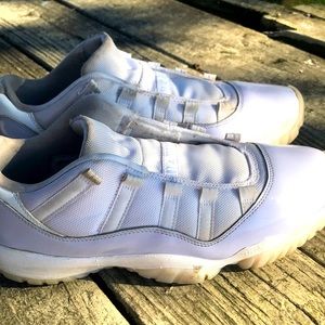 A butterfly just so happened to fly on the shoes 😂😂